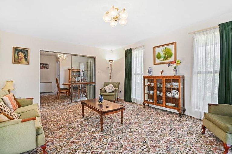 Photo of property in 40 Ambleside Drive, Burnside, Christchurch, 8053