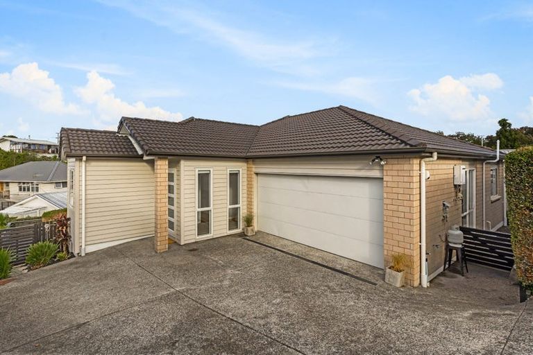 Photo of property in 19b Duncan Avenue, Te Atatu South, Auckland, 0610