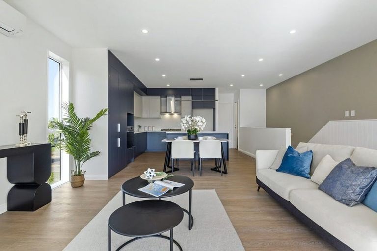 Photo of property in 4 Yellow Pear Lane, Karaka, 2578