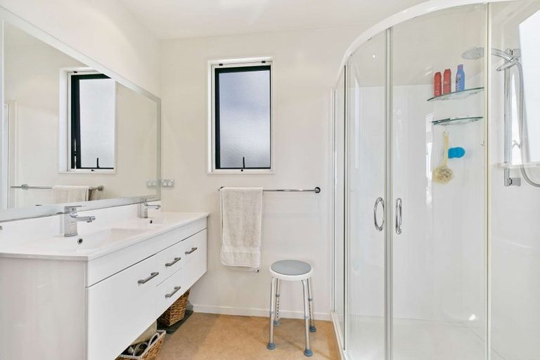 Photo of property in 92a Tiri Road, Manly, Whangaparaoa, 0930