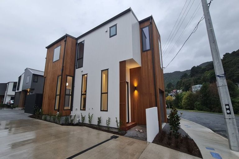 Photo of property in 323 Riverside Drive, Waterloo, Lower Hutt, 5011