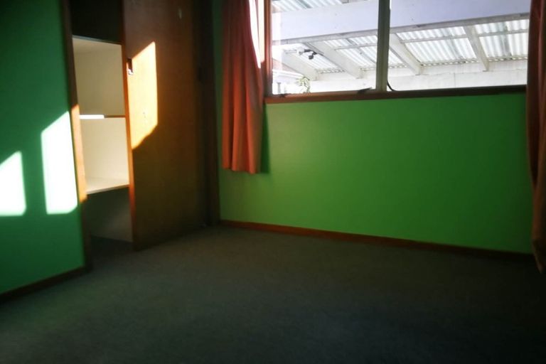 Photo of property in 42 Fruitvale Road, New Lynn, Auckland, 0600