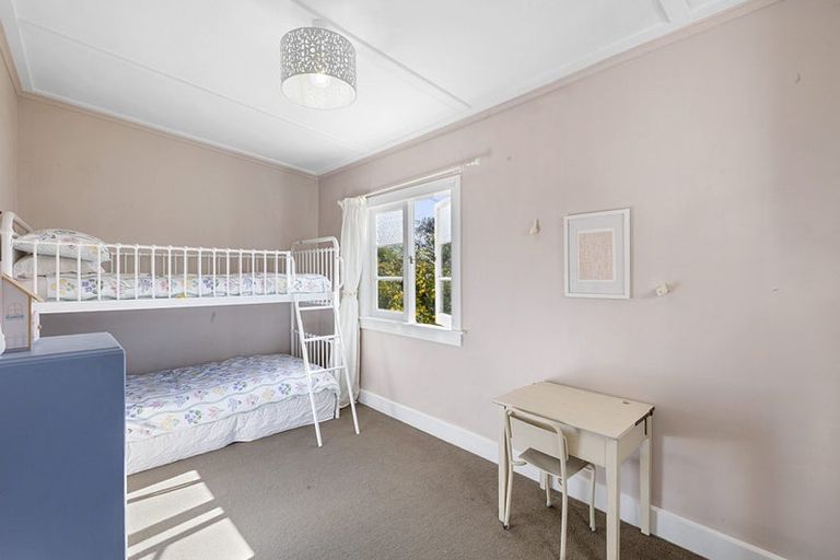 Photo of property in 15b Atiawa Street, Glen Avon, New Plymouth, 4312