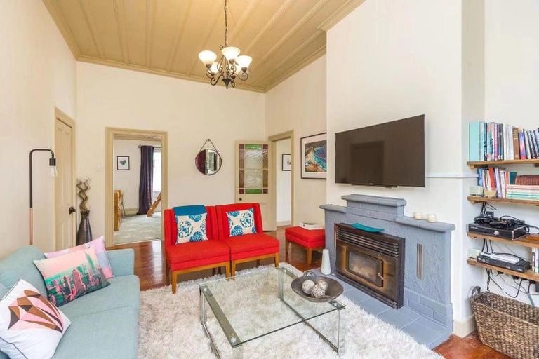 Photo of property in 25 Balmain Road, Birkenhead, Auckland, 0626