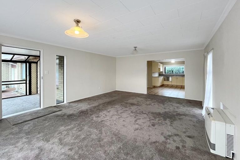 Photo of property in 5 Chertsey Court, Roslyn, Palmerston North, 4414