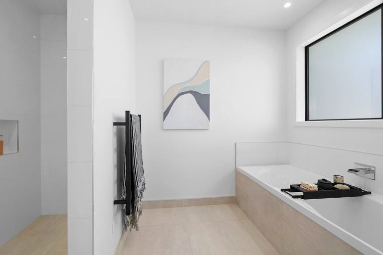 Photo of property in 2 Moemoea Place, Cambridge, 3434