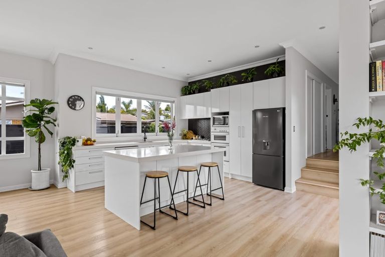 Photo of property in 70 Glenvar Road, Torbay, Auckland, 0630