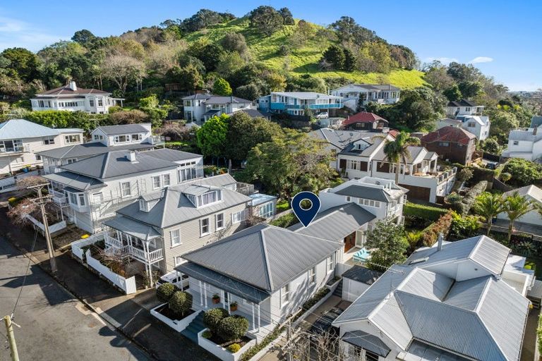 Photo of property in 21 St Aubyn Street, Devonport, Auckland, 0624