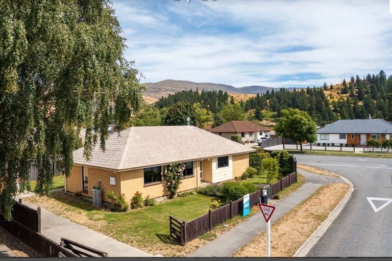 Photo of property in 1 Jollys Road, Cromwell, 9310