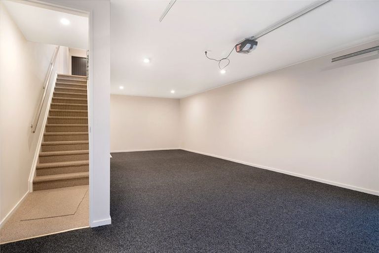 Photo of property in 11a Hebron Road, Waiake, Auckland, 0630