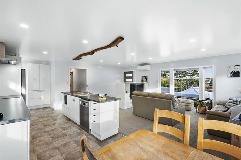 Photo of property in 44 Glenbervie Crescent, Massey, Auckland, 0614