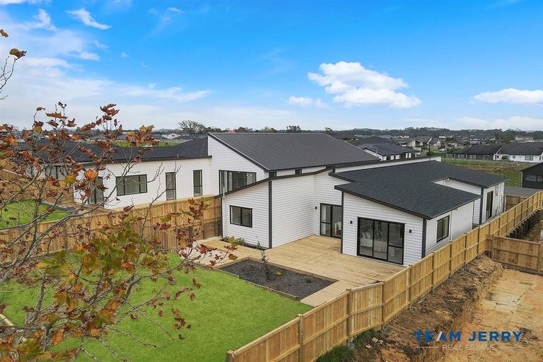 Photo of property in 30 Paihere Street, Huapai, 0810