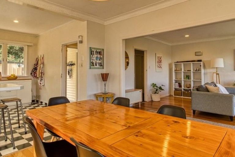 Photo of property in 37 Joll Road, Havelock North, 4130