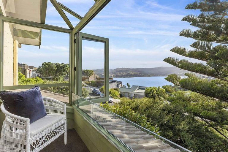 Photo of property in 11 The Anchorage, Whitby, Porirua, 5024