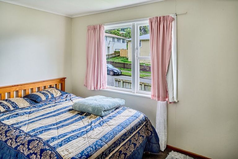 Photo of property in 44 Cardiff Crescent, Cannons Creek, Porirua, 5024