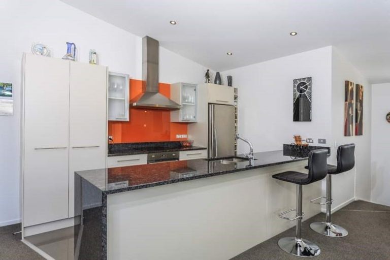 Photo of property in 21a James Street, Glenfield, Auckland, 0629