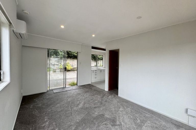 Photo of property in 1/38a Blakeborough Drive, Forrest Hill, Auckland, 0620