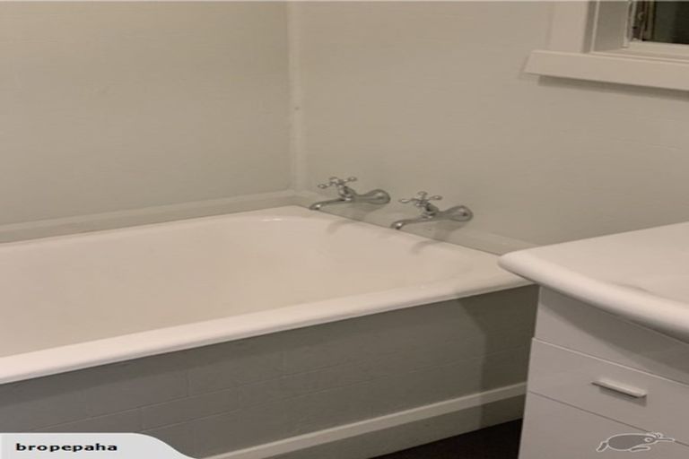 Photo of property in 1021 Fitzroy Avenue, Mahora, Hastings, 4120