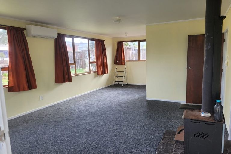 Photo of property in 46 Butterworth Drive, Glendene, Auckland, 0602