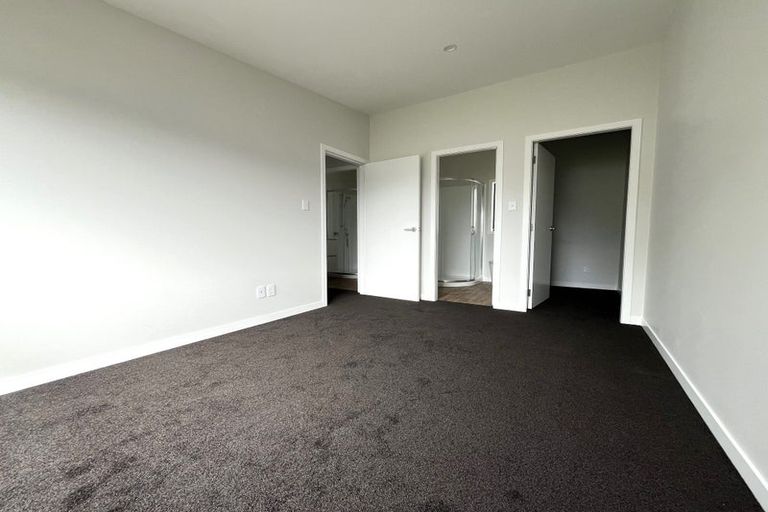 Photo of property in 49a Taylor Terrace, Tawa, Wellington, 5028