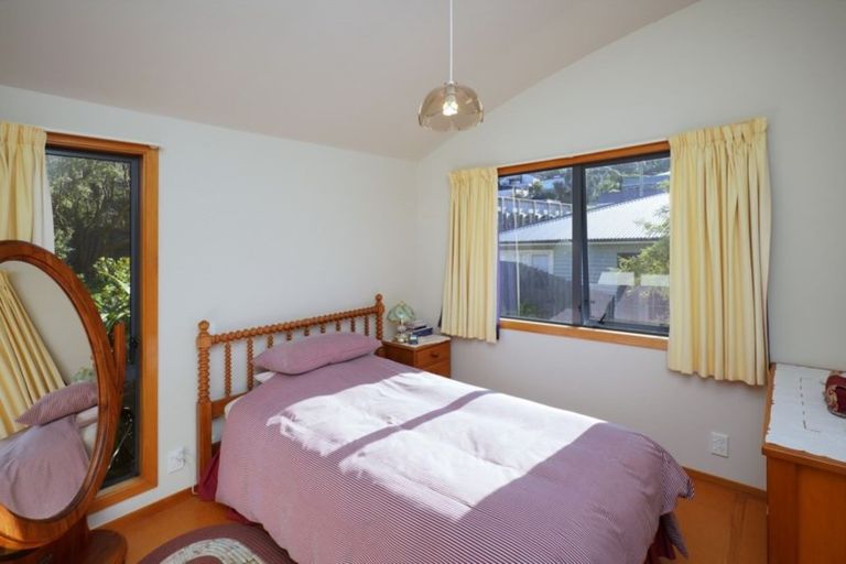 Photo of property in 37 Cornwall Road, Lyttelton, 8082