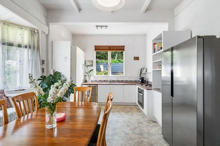 Photo of property in 16 Alfred Street, Northcote Point, Auckland, 0627