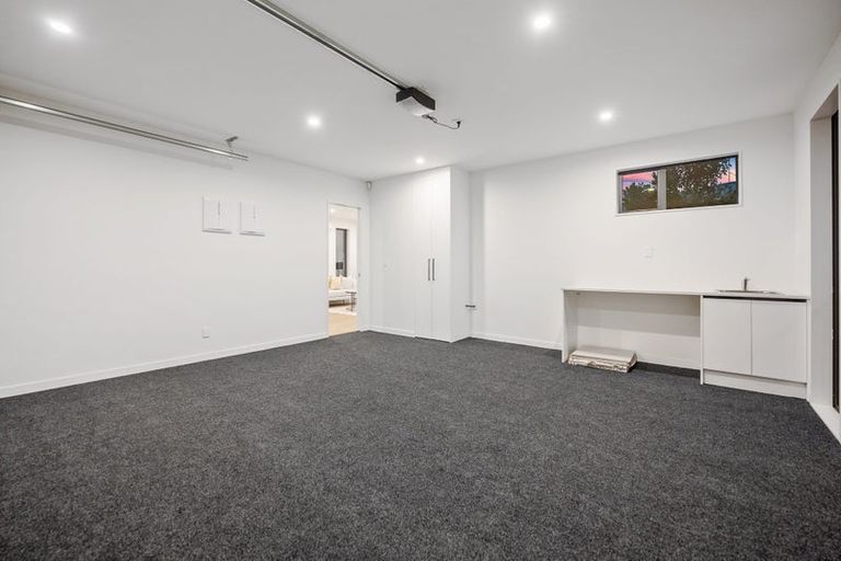 Photo of property in 3c Margaret Place, Milford, Auckland, 0620