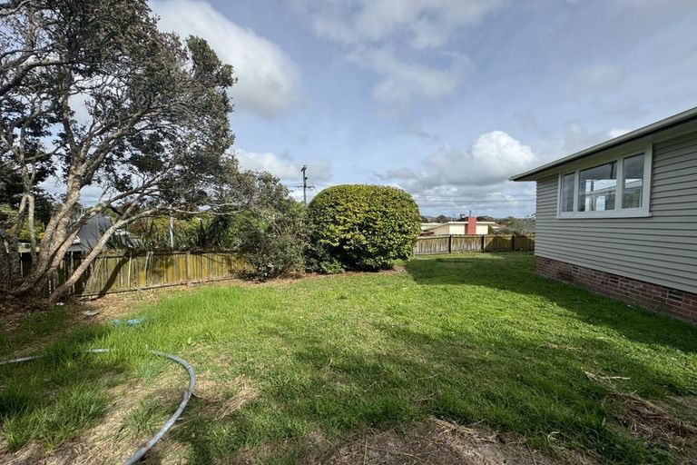 Photo of property in 74 Mcleod Road, Te Atatu South, Auckland, 0610