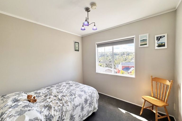 Photo of property in 6 Mosman Place, Chatswood, Auckland, 0626