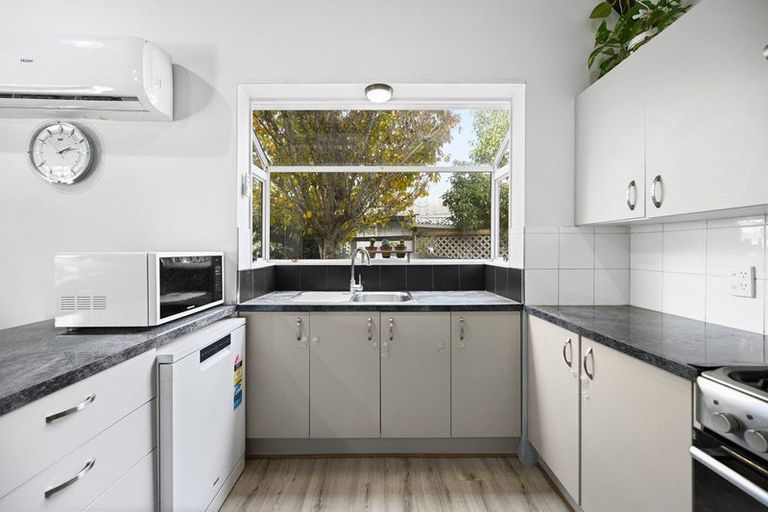 Photo of property in 9 Garland Drive, St Andrews, Hamilton, 3200
