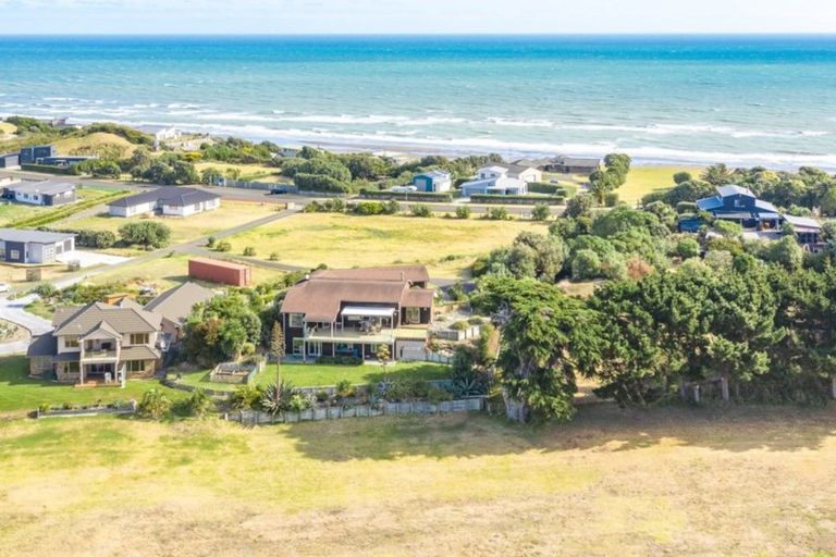 Photo of property in 36 Longbeach Drive, Castlecliff, Whanganui, 4501