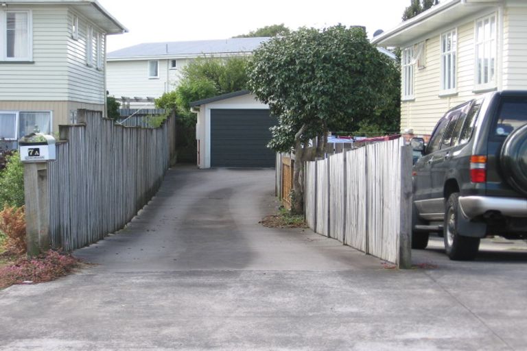 Photo of property in 7a Stokes Avenue, Te Atatu Peninsula, Auckland, 0610