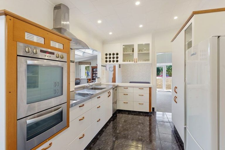 Photo of property in 32 Domain Road, Otaki, 5512