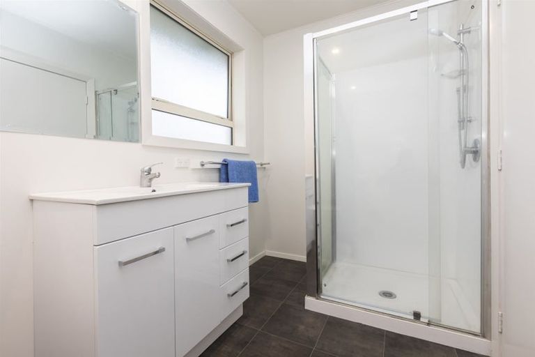 Photo of property in 15 Frensham Crescent, Woolston, Christchurch, 8062