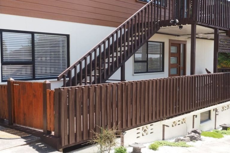 Photo of property in 164 Sunset Road, Unsworth Heights, Auckland, 0632