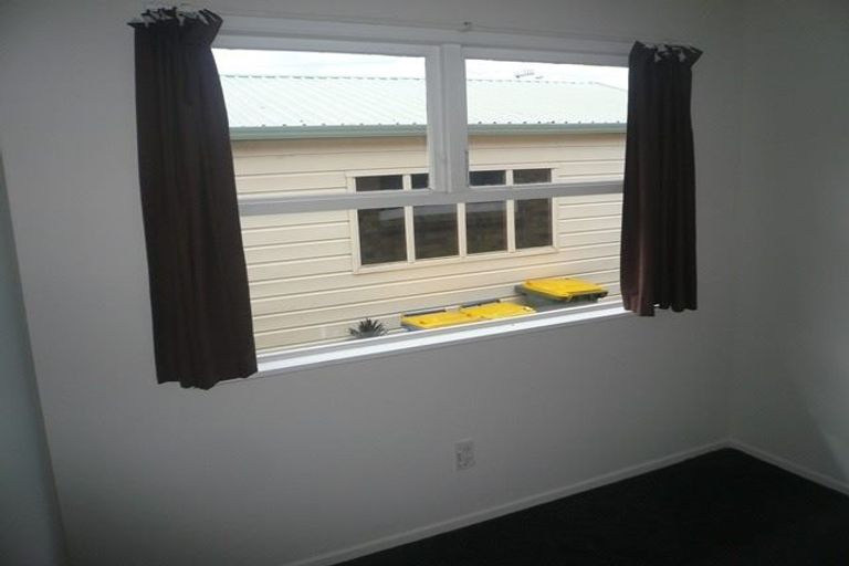 Photo of property in 113 Henderson Valley Road, Henderson, Auckland, 0612