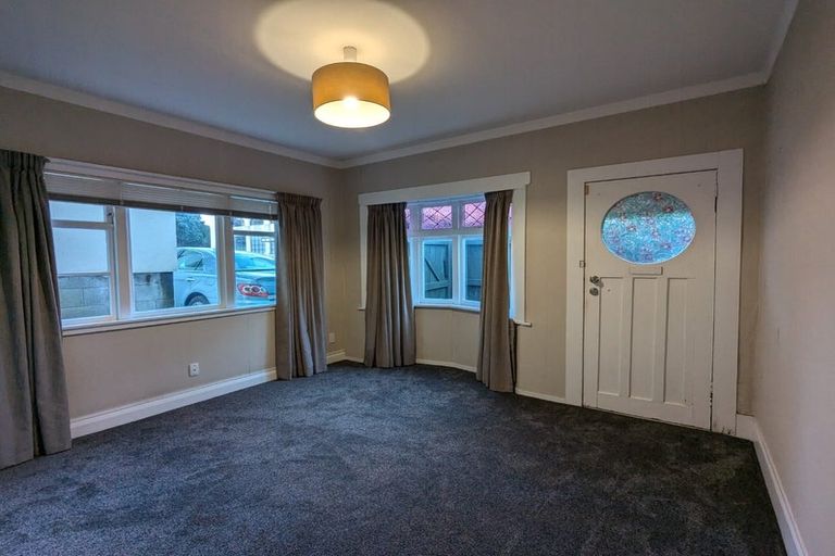 Photo of property in 30 Sussex Street, Mount Cook, Wellington, 6021