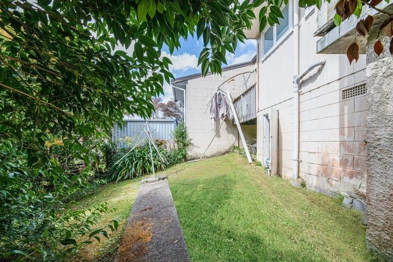 Photo of property in 1/2 Kashmir Road, Glen Eden, Auckland, 0602