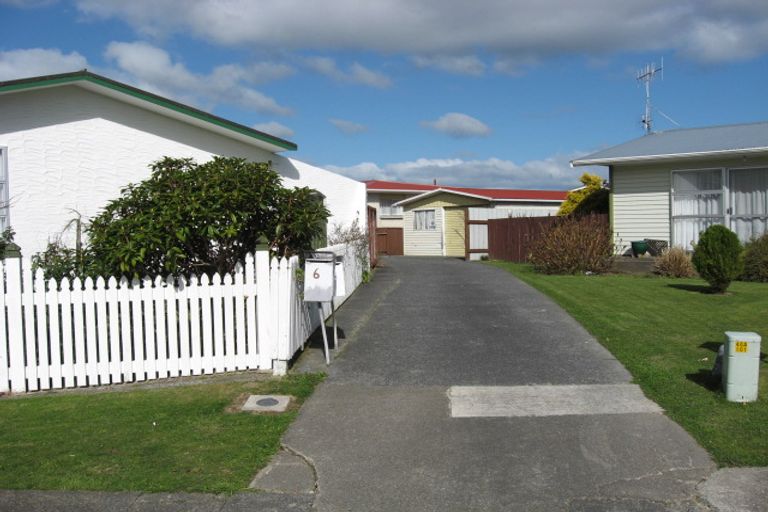 Photo of property in 6 Kew Grove, Wainuiomata, Lower Hutt, 5014