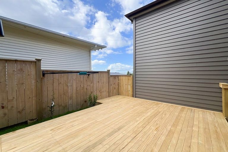Photo of property in 46c Tiroroa Avenue, Te Atatu South, Auckland, 0610