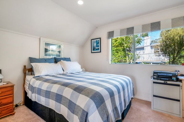 Photo of property in 1/12 Coroglen Avenue, Birkenhead, Auckland, 0626