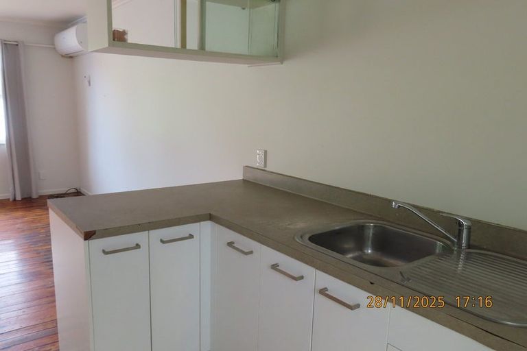 Photo of property in 382 West Coast Road, Glen Eden, Auckland, 0602