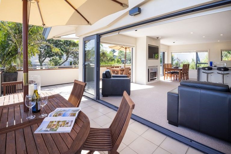 Photo of property in 8 Gulf Crest, Bucklands Beach, Auckland, 2012
