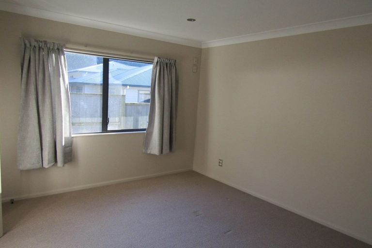 Photo of property in 35 Kawatiri Grove, Wainuiomata, Lower Hutt, 5014