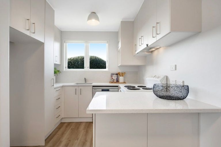 Photo of property in 2/66 Prince Regent Drive, Half Moon Bay, Auckland, 2012