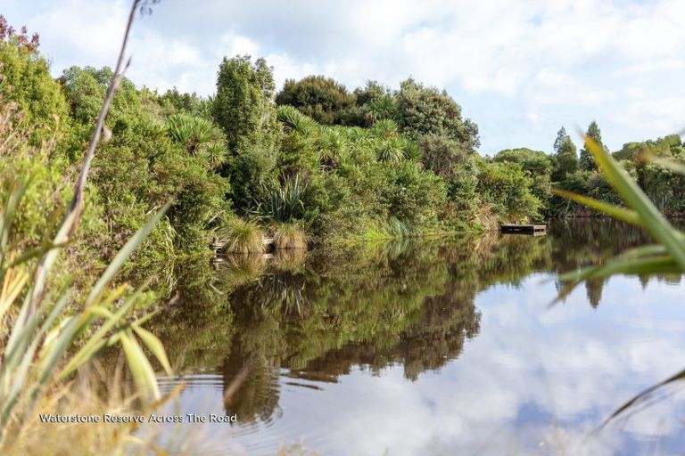 Photo of property in 7 Jade Lane, Paraparaumu, 5032