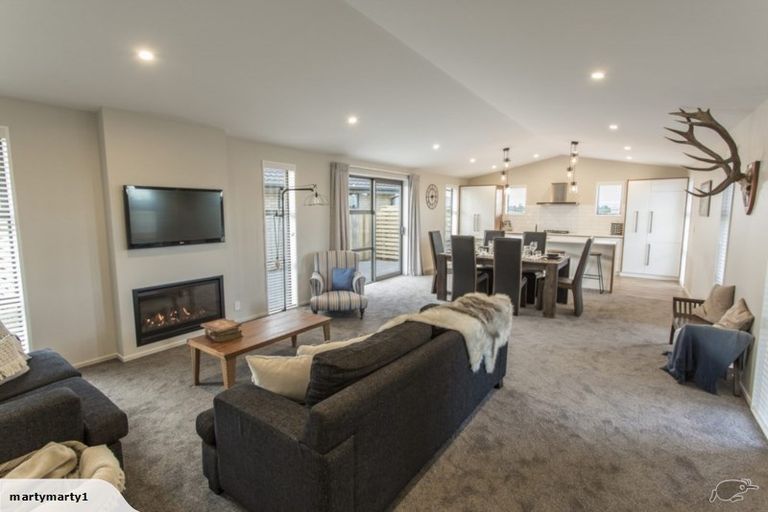 Photo of property in 2 Claremont Crescent, Amberley, 7410