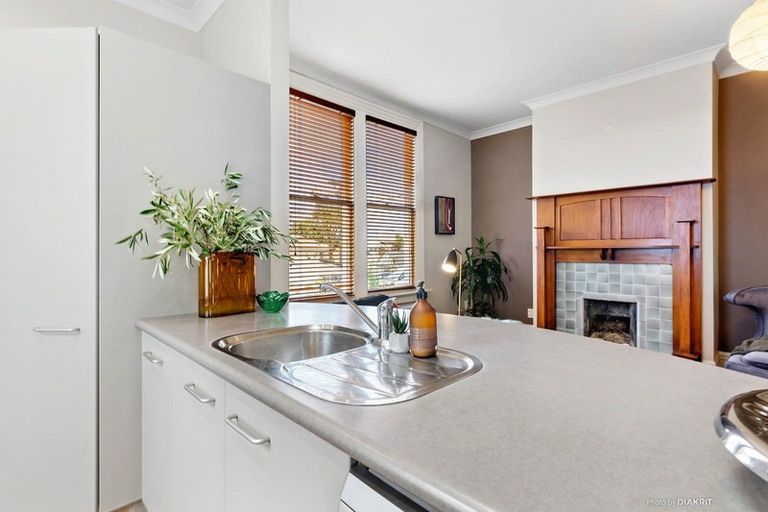 Photo of property in 38 Todman Street, Brooklyn, Wellington, 6021