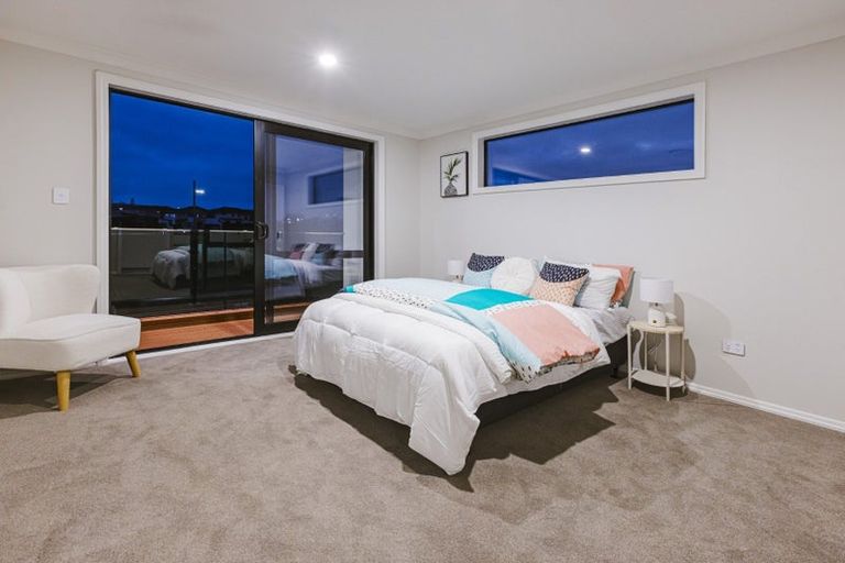 Photo of property in 28 Catalina Avenue, Rosehill, 2113
