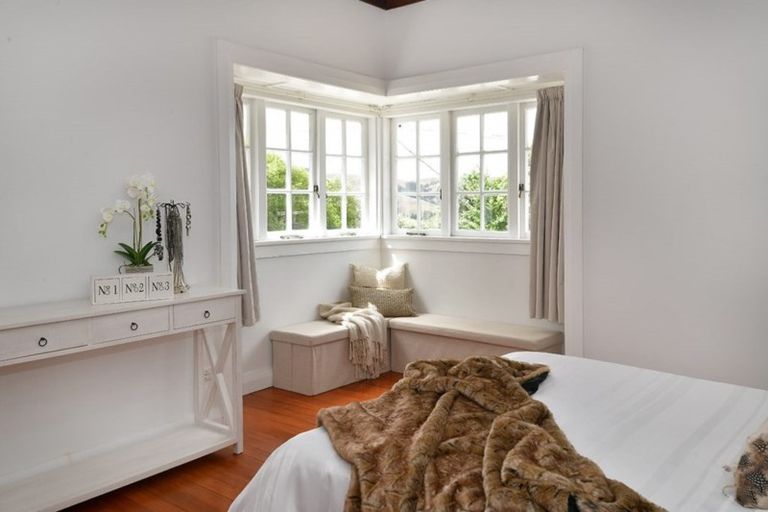 Photo of property in 72 Garfield Road, Helensville, 0800